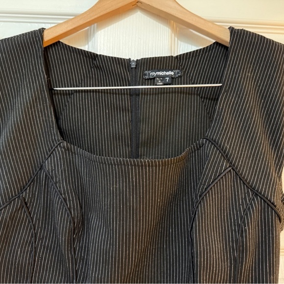 My Michelle Black Sheath Mini Dress Square Neck Sleeveless w belt!🖤 Early 2000s. - Picture 6 of 8